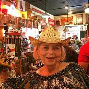 Meet your Posher, Billie